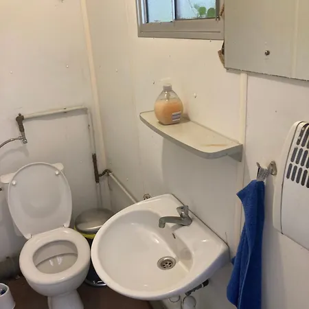 Kemp Tiny House At The Ecological Swimming Pool *